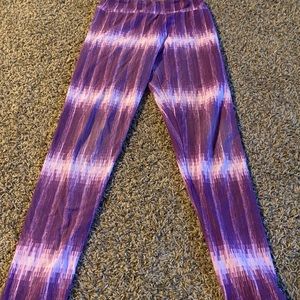 Luluroe Purple leggings. Very cute